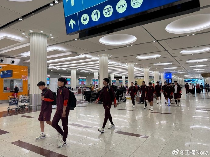 進(jìn)入客戰沙特最后沖刺！國足離開(kāi)迪拜，乘坐班機前往利雅得