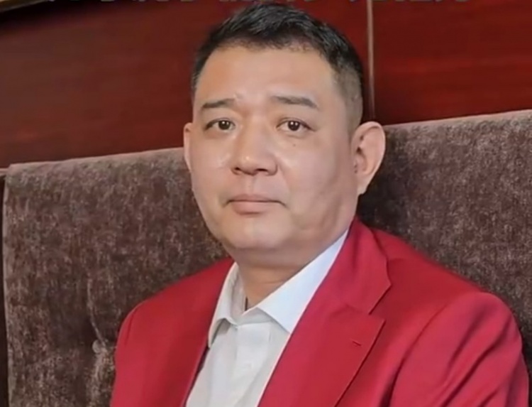 鞏曉彬：剛打球時(shí)工資20多塊錢(qián) 主要給父母、給家里改善生活