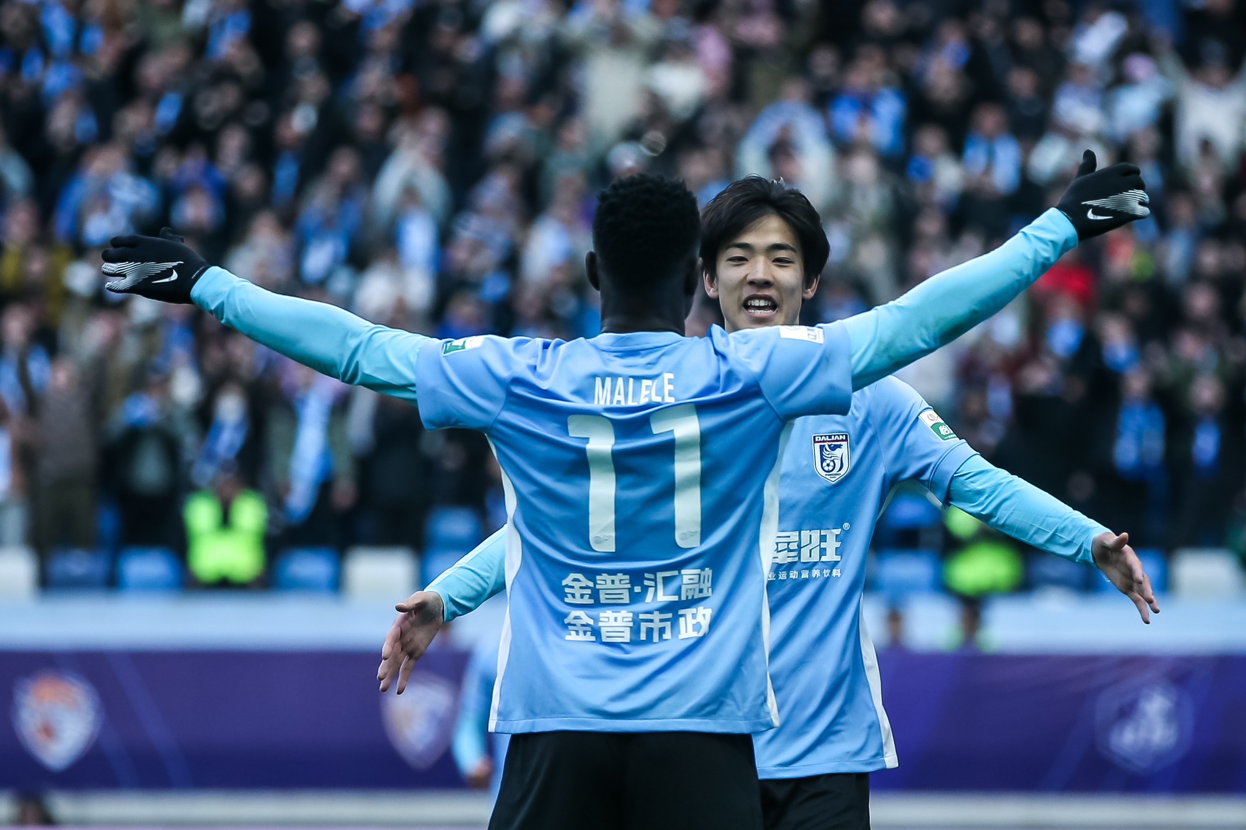 青春風(fēng)暴刮起來(lái)！19歲朱鵬宇&18歲王鈺棟處子球 19歲李新翔1射2傳